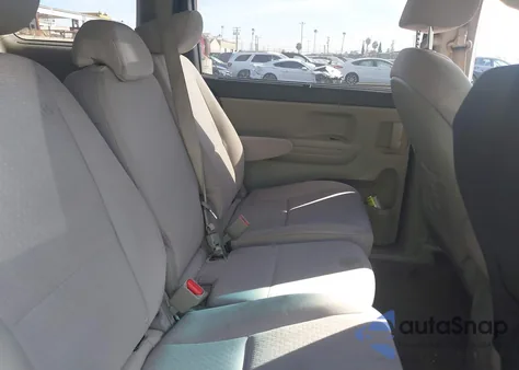 2016 Kia Sedona Lx z USA, uszkodzony, nr VIN KNDMB5C16G6088718